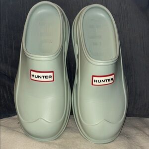 Hunter Women's Elana Casual Slip-on Clogs in light green - size 6